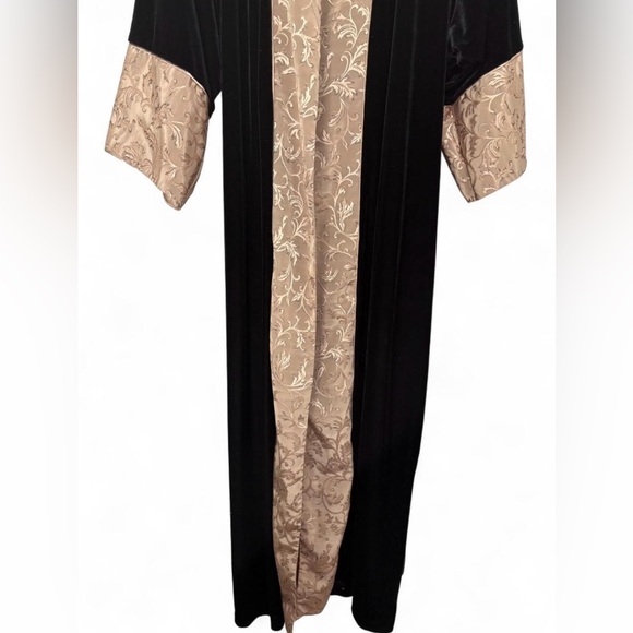Vintage Delicates Long Black Velvet Robe Borcade Gold Floral Accent Large Luxury - Picture 3 of 7